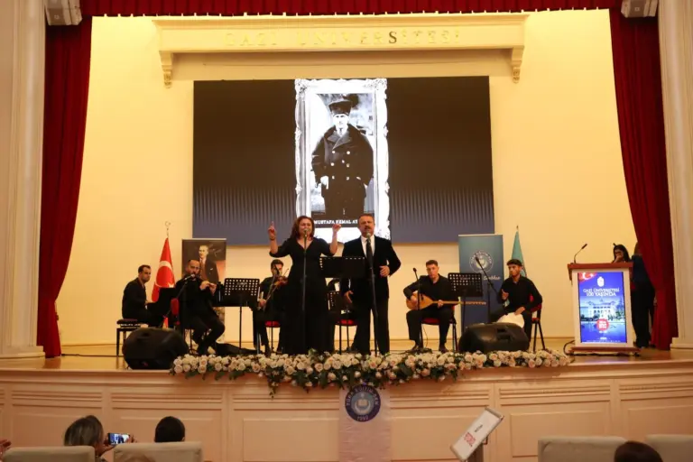 Baş Tacı Annelerimiz için Türkülerle Kahraman Türk Kadınları