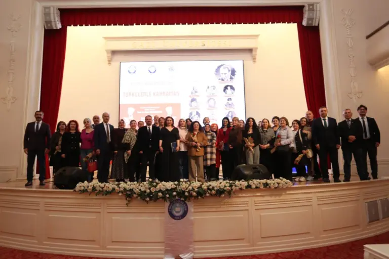 Baş Tacı Annelerimiz için Türkülerle Kahraman Türk Kadınları